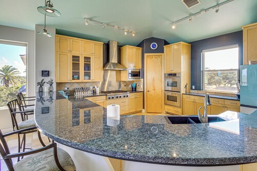 Private Pier: Waterfront Fulton Villa!