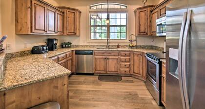 Luxe Mtn-view Condo in Branson w/ Hot Tub Access!