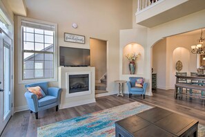 Apartment (3 Bedrooms) | Interior - Luxe Mtn-view Condo in Branson w/ Hot Tub Access! (Branson)