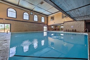 Interior - Luxe Mtn-view Condo in Branson w/ Hot Tub Access! (Branson)