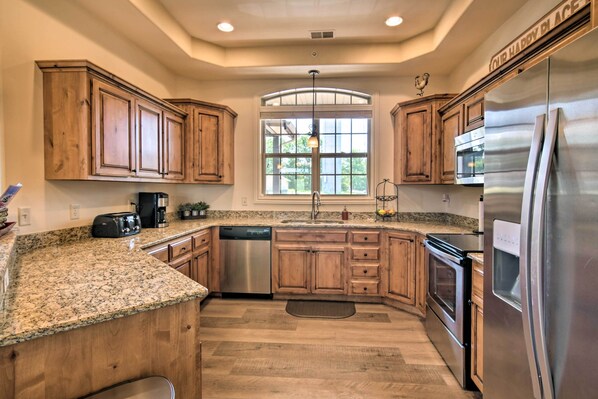 Apartment (3 Bedrooms) | Interior - Luxe Mtn-view Condo in Branson w/ Hot Tub Access! (Branson)