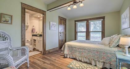 New! Quaint 2-acre Lockhart Home ~ 9 Mi to Town