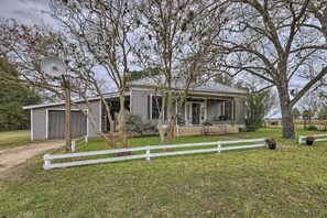 Exterior - New! Quaint 2-acre Lockhart Home ~ 9 Mi to Town (Lockhart)