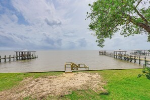 Interior - Foley Beach Cottage w/ Waterfront Backyard! (Foley)