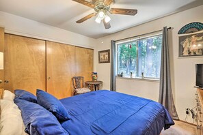 2 bedrooms, laptop workspace, iron/ironing board, free cots/infant beds - Peaceful Camp Connell Cabin w/ Community Pool (Arnold)