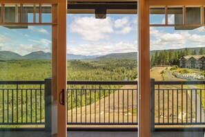 Apartment (1 Bedroom) | Interior - Suncadia Penthouse w/ Mountain & River Views! (Cle Elum)