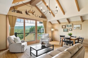 Apartment (1 Bedroom) | Interior - Suncadia Penthouse w/ Mountain & River Views! (Cle Elum)
