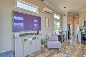 House (1 Bedroom) | Interior