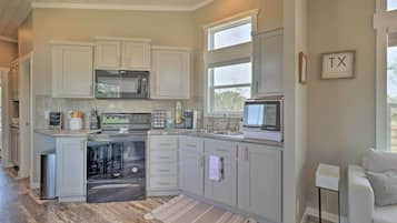 House (1 Bedroom) | Interior