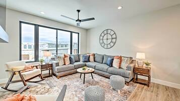 Apartment (5 Bedrooms) | Front of property