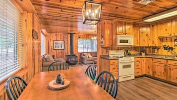 House (2 Bedrooms) | Interior