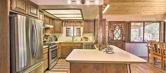 Rustic, Forest-view Retreat in Heber-overgaard!