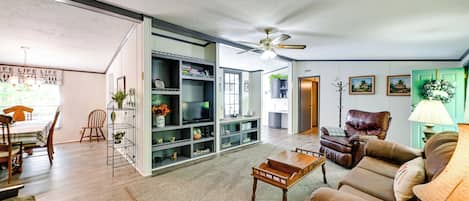 House (3 Bedrooms) | Interior