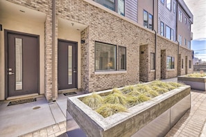 Apartment (3 Bedrooms) | Interior - Boise Townhome w/ Rooftop Deck, 2 Mi to Downtown! (Boise)