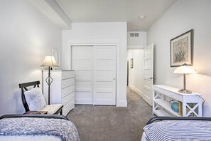 Apartment (3 Bedrooms) | Interior - Boise Townhome w/ Rooftop Deck, 2 Mi to Downtown! (Boise)
