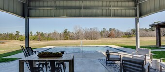 Modern Kennard Cabin w/ 3 Casitas - Walk to Pond!