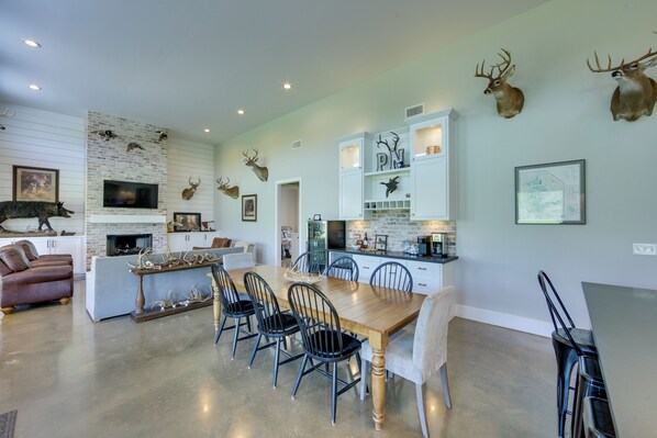 House (3 Bedrooms) | Interior