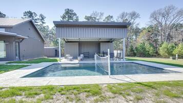 House (3 Bedrooms) | Front of property