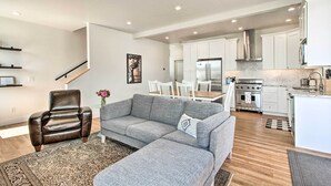 Interior - Exquisite Discovery Mtn Home w/ Sweeping Views! (Philipsburg)