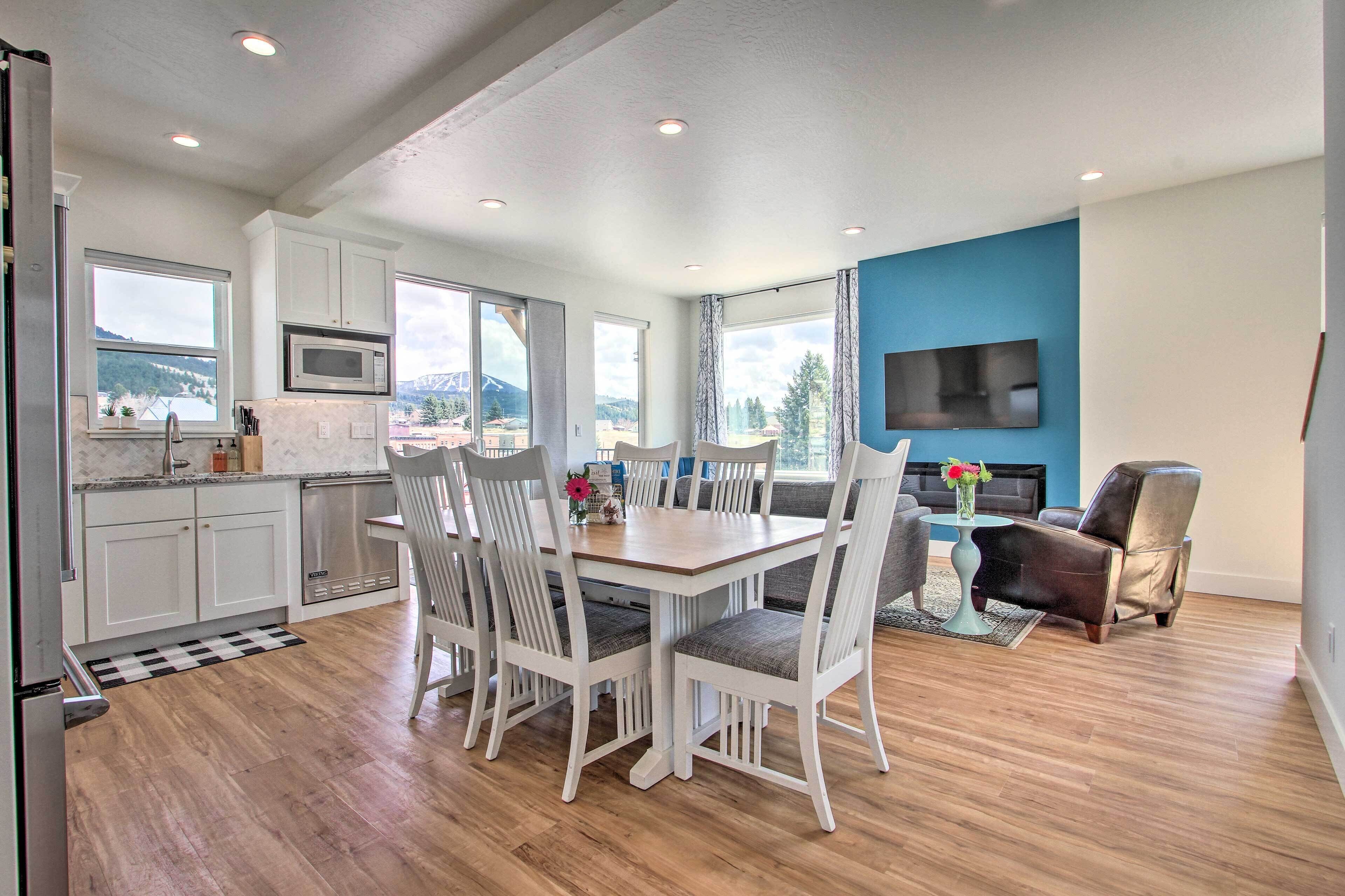 House (4 Bedrooms) | Interior