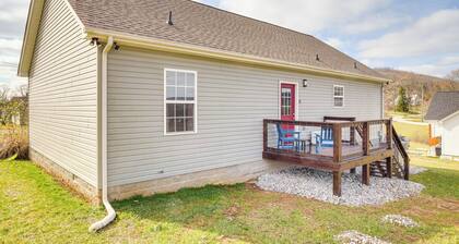 Near State Parks & Dtwn: Quaint Sparta Home!