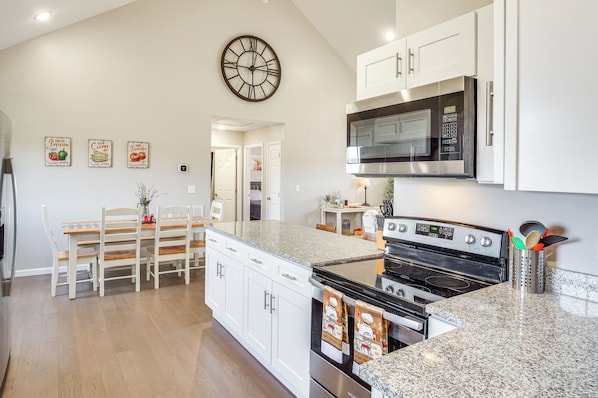 House (3 Bedrooms) | Interior