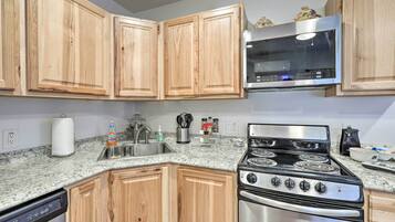 Apartment (0 Bedroom) | Interior