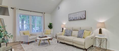 House (3 Bedrooms) | Front of property