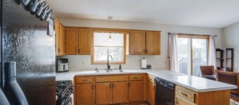 Sporty Blaine Home w/ Games ~ 2 Mi to Super Rink!