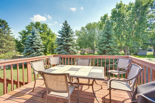 House (5 Bedrooms) | Interior