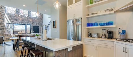 House (3 Bedrooms) | Interior