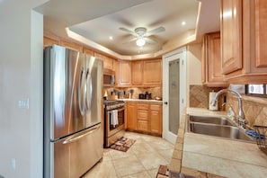 House (3 Bedrooms) | Private kitchen | Microwave, oven, stovetop, dishwasher - Pet-friendly Lake Havasu City Home: Walk to Beach! (Lake Havasu City)