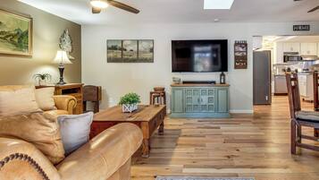 House (5 Bedrooms) | Interior