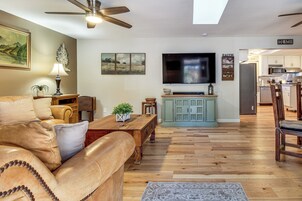 House (5 Bedrooms) | Interior