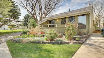 Apartment (3 Bedrooms) | Front of property