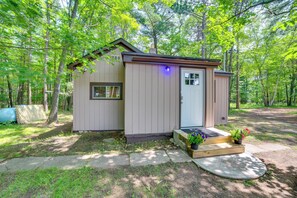 Cottage (1 Bedroom) | Interior - Sunroom, Deck & Grills: Marquette Cottage! (Marquette)