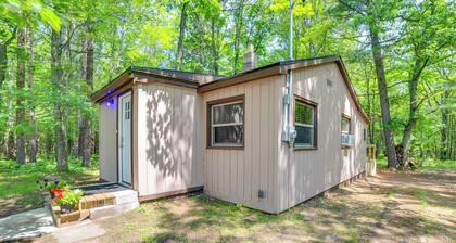 Sunroom, Deck & Grills: Marquette Cottage!