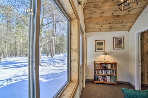 Sunroom, Deck & Grills: Marquette Cottage!