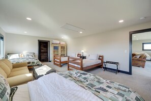 House (3 Bedrooms) | Interior - Large Home w/ Land in Prairie Farm! (Prairie Farm)