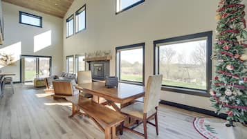 House (3 Bedrooms) | Interior