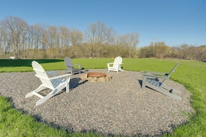 Interior - Large Home w/ Land in Prairie Farm! (Prairie Farm)