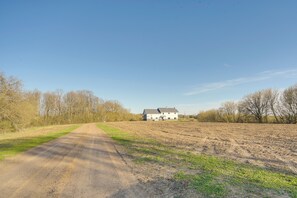 Interior - Large Home w/ Land in Prairie Farm! (Prairie Farm)