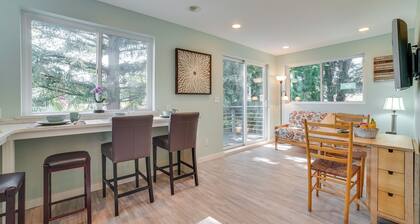 Bellevue Abode: Balcony, 13 Mi to Downtown Seattle