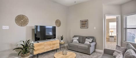 Maison (3 Bedrooms) | Coin séjour | Télévision