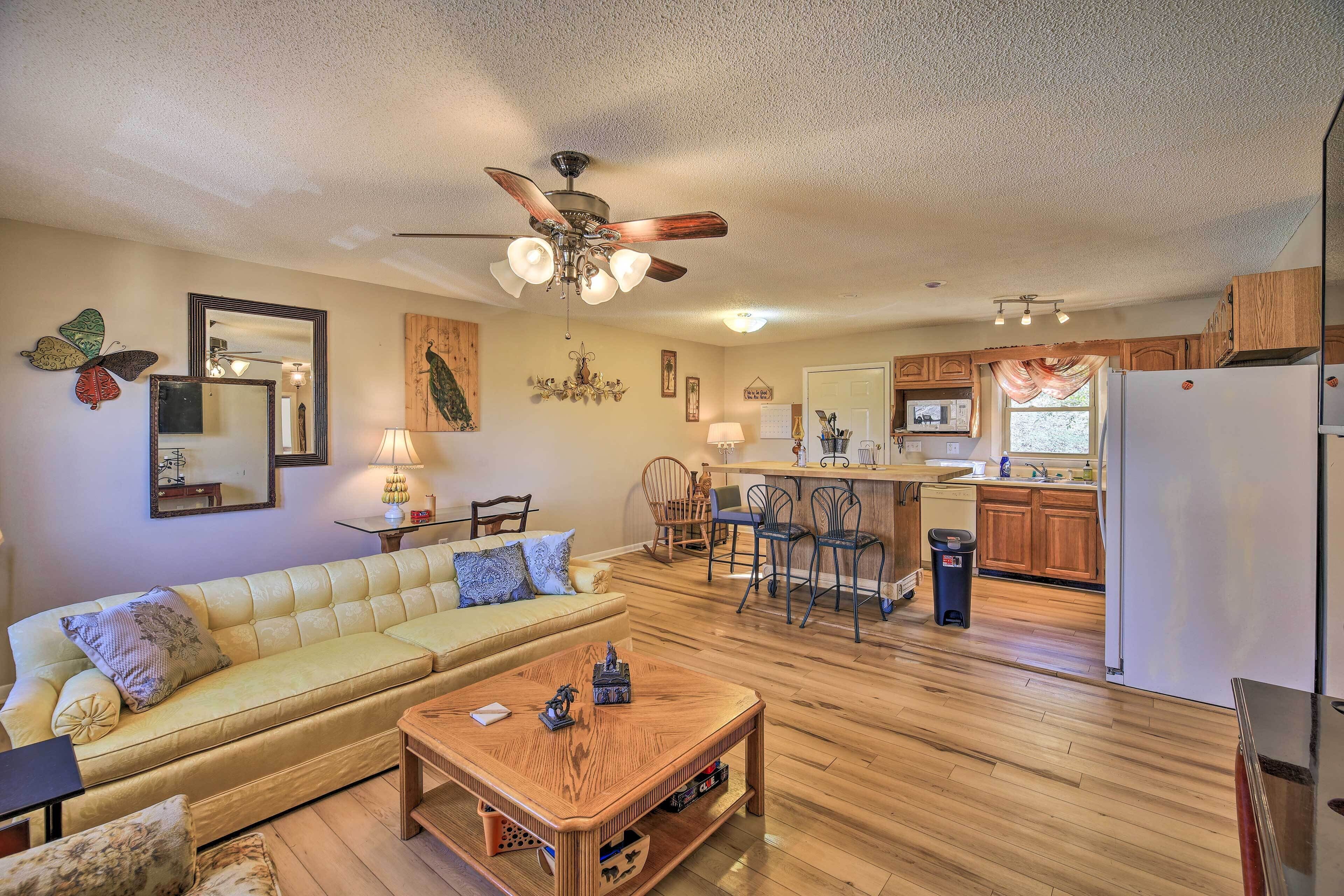House (2 Bedrooms) | Interior