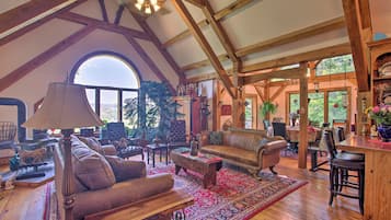 Apartment (2 Bedrooms) | Front of property