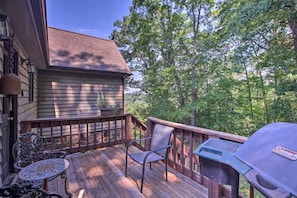 Apartment (2 Bedrooms) | Interior - River Views + Deck: Peaceful Virginia Retreat (Scottsville)