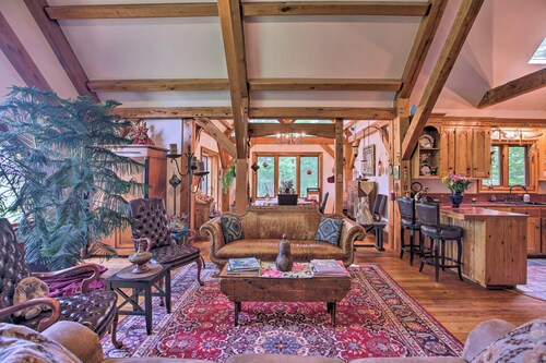 River Views + Deck: Peaceful Virginia Retreat
