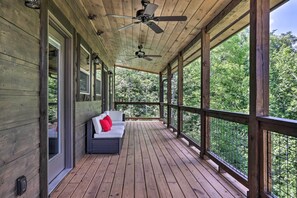 Interior - Smoky Cove Retreat w/ Private Hot Tub & Deck! (Sevierville)