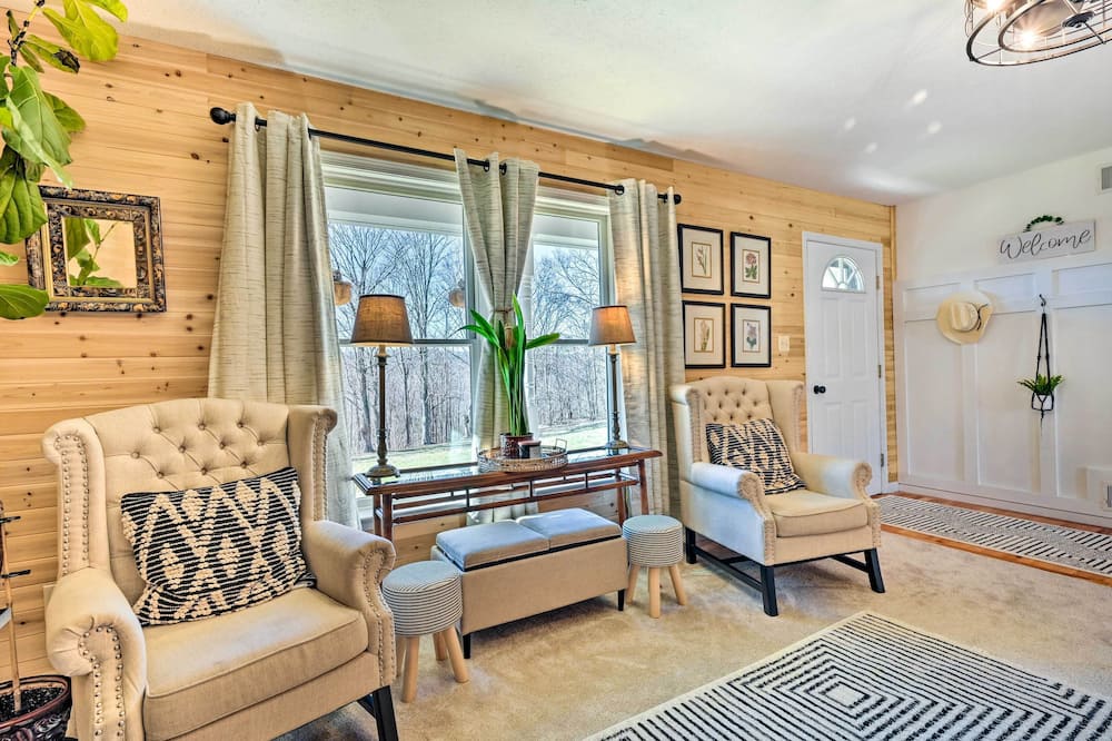 Berkeley Springs Vacation Home w/ Fire Pit! - Hancock, MD
